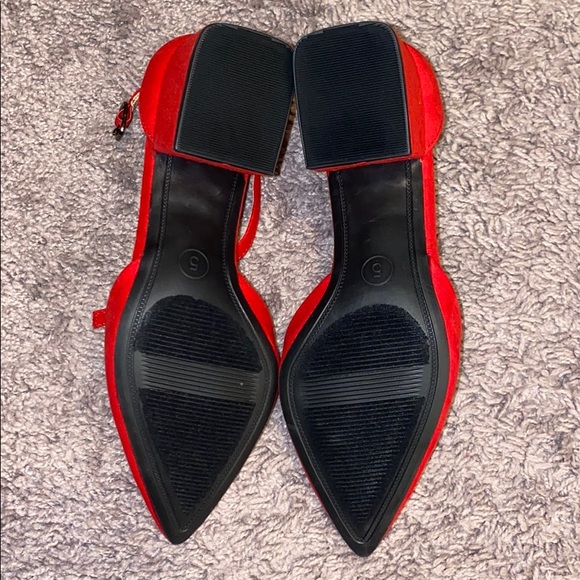 Wmns Sz.5 red low heel sandal - Picture 4 of 4